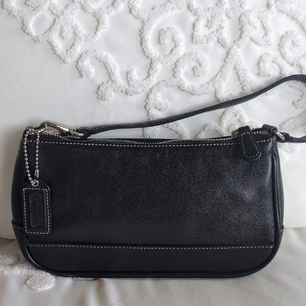COACH Vintage Hampton 🖤Black Leather Zip Top Pochette Bag
